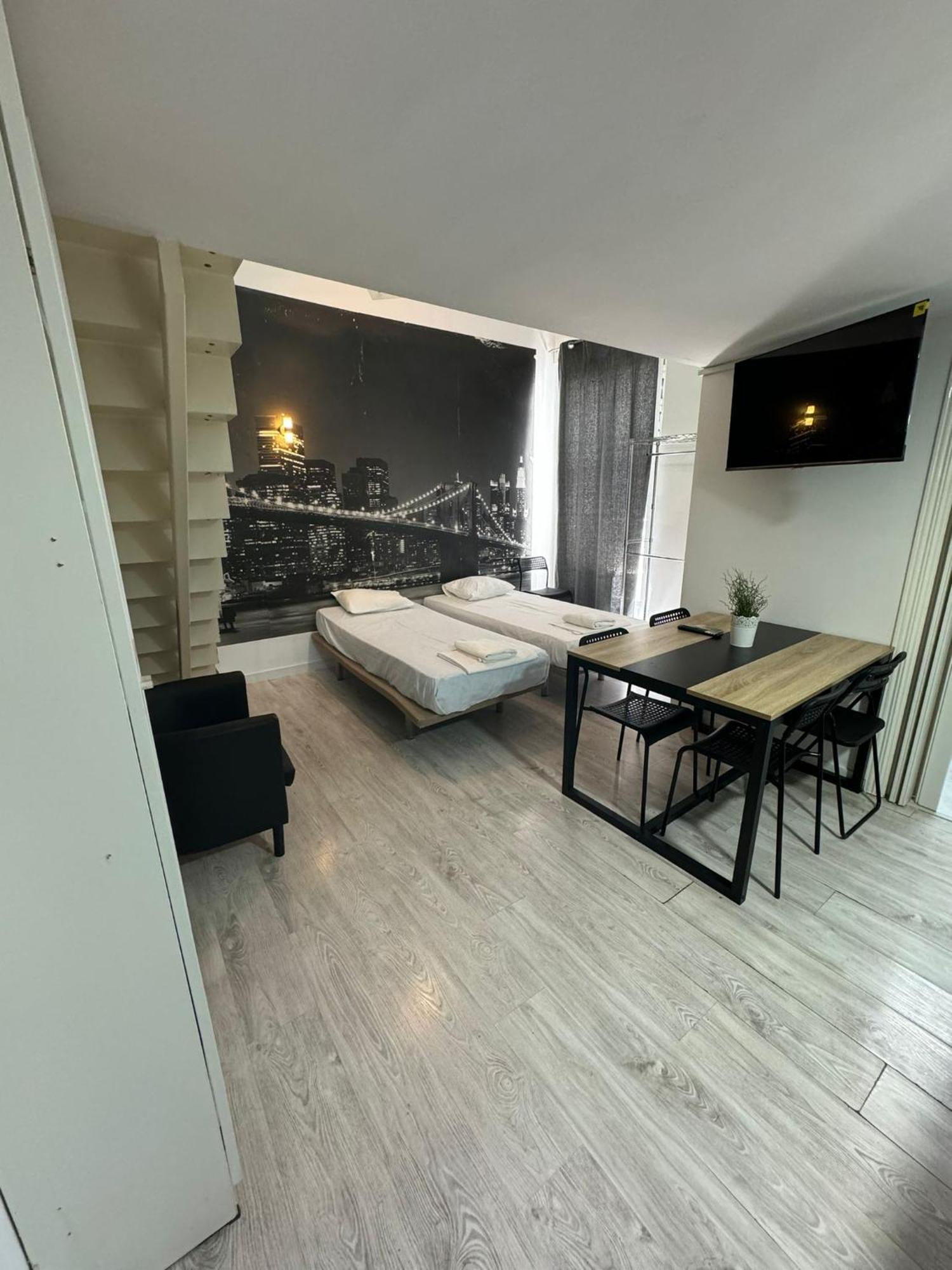 Apartamentos Sol Mayor Madrid Esterno foto
