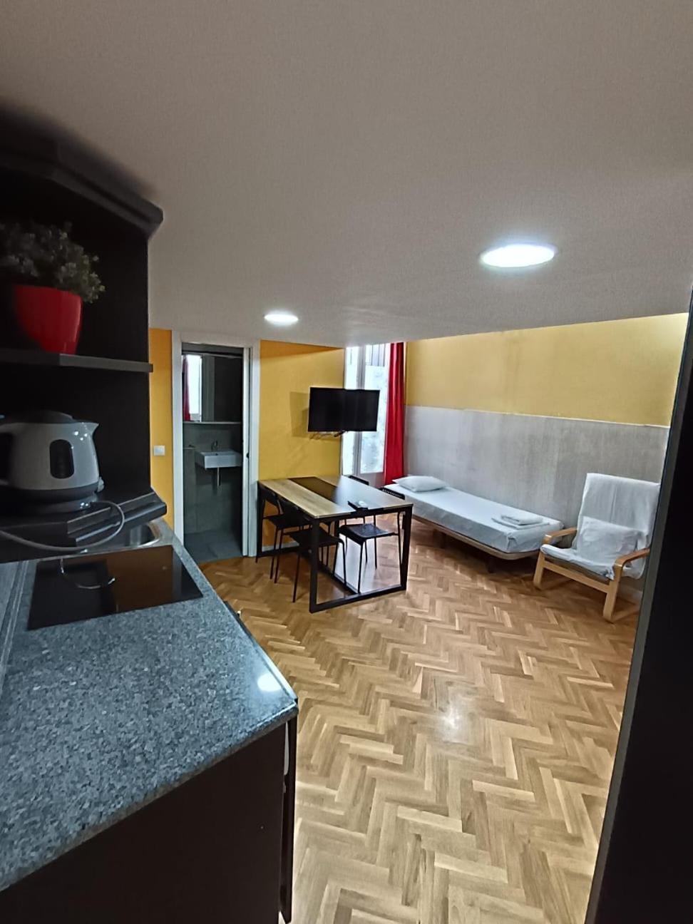Apartamentos Sol Mayor Madrid Esterno foto